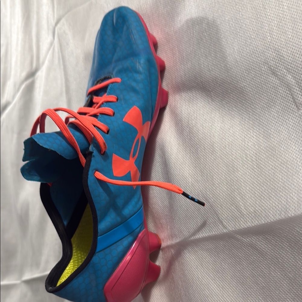 Under Armour Blue and Pink Sneakers Dynamic Design